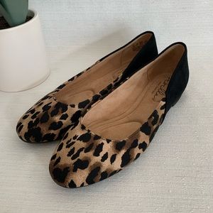 New Abella True Comfort Valli Black Leopard Print Flats Women’s 6.5M
